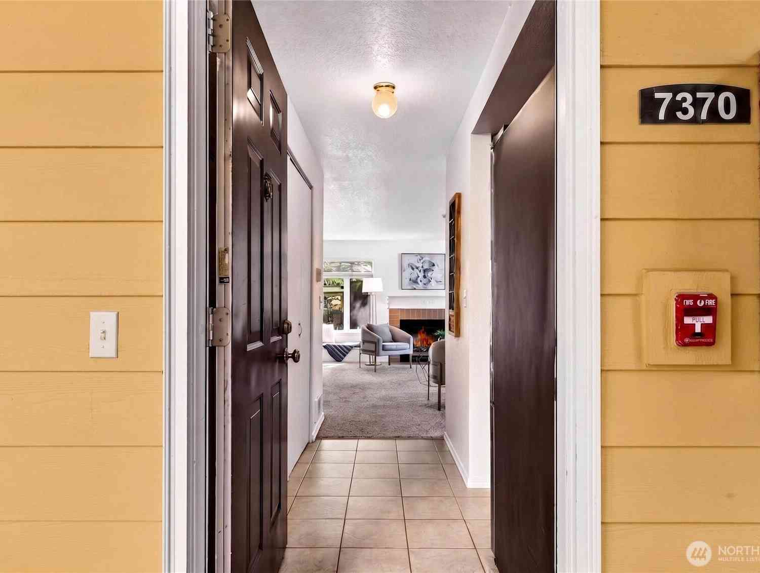 Condo For Sale - 7370 West Lake Sammamish Parkway #2-106<br/> Redmond, WA 98052