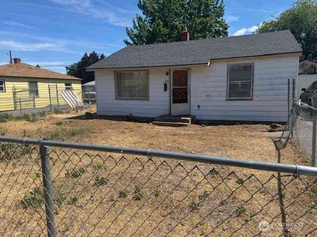Homes For Sale - 30 NE H Street<br/> Grant County, Ephrata, WA 98823