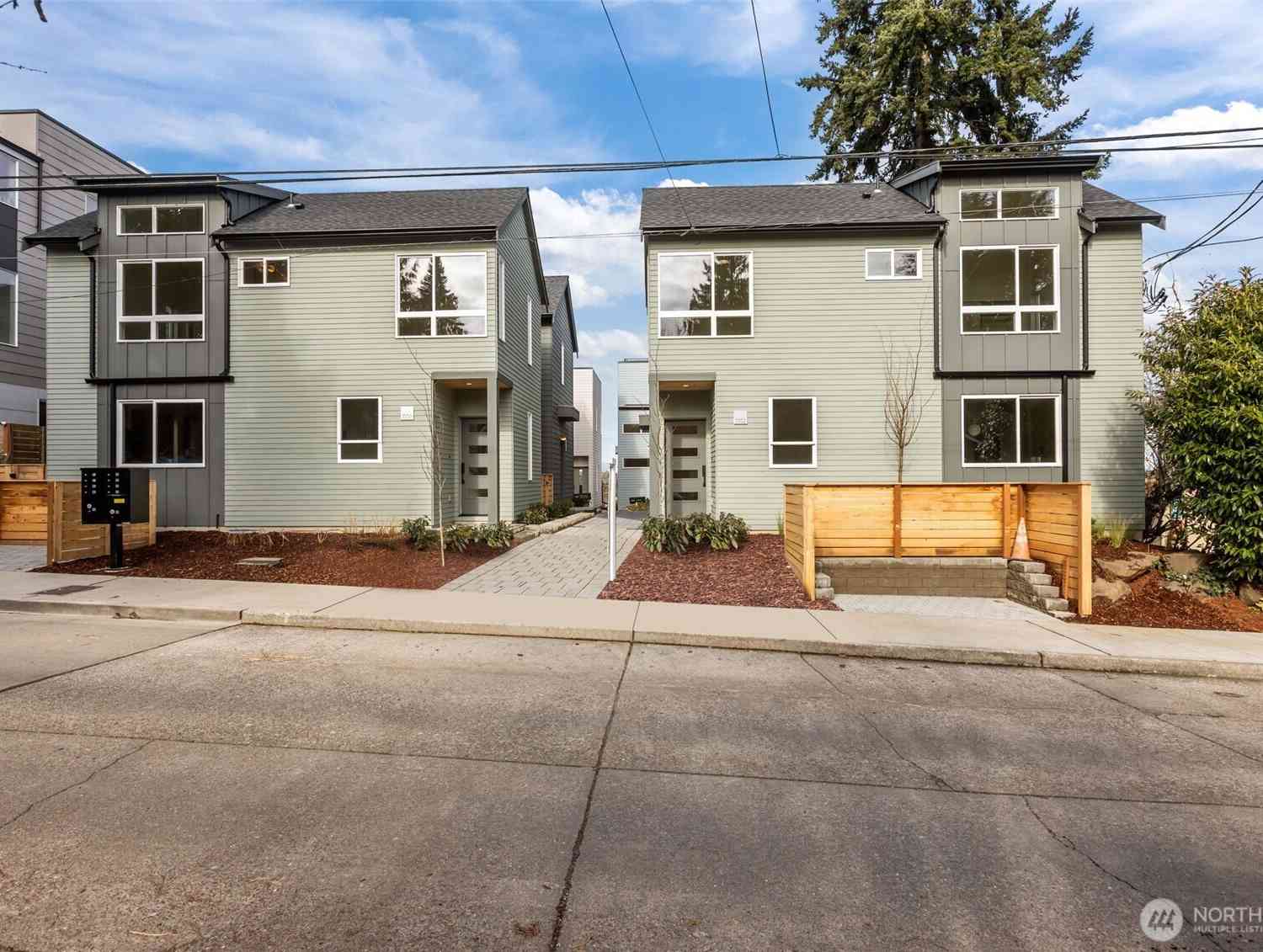 Condo For Sale - 3540 S Dawson Street<br/> Seattle, WA 98118