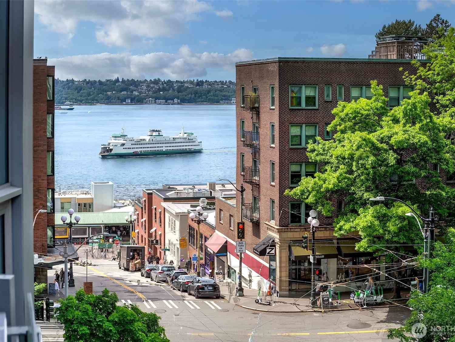 Condo For Sale - 121 Stewart Street #407<br/> Seattle, WA 98101