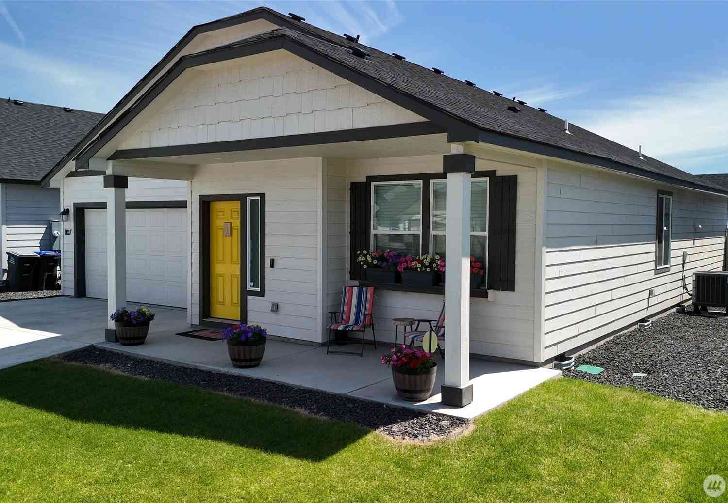 Homes For Sale - 1107 W Aspen Road<br/> Grant County, Moses Lake, WA 98837