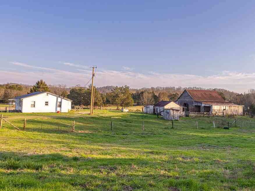 Homes For Sale - 762 Old Tellico Highway<br/> Madisonville, TN 37354
