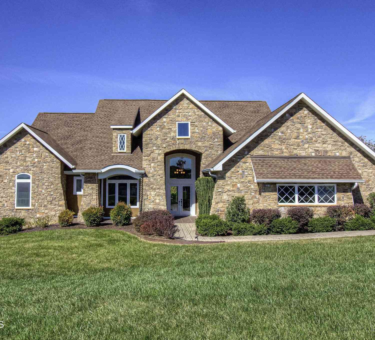 Homes For Sale - 216 Majestic View Drive<br/> Roane County, Rockwood, TN 37854