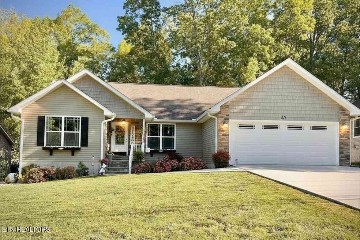 Homes For Sale - 311 Lakeview Drive<br/> Crossville, TN 38558