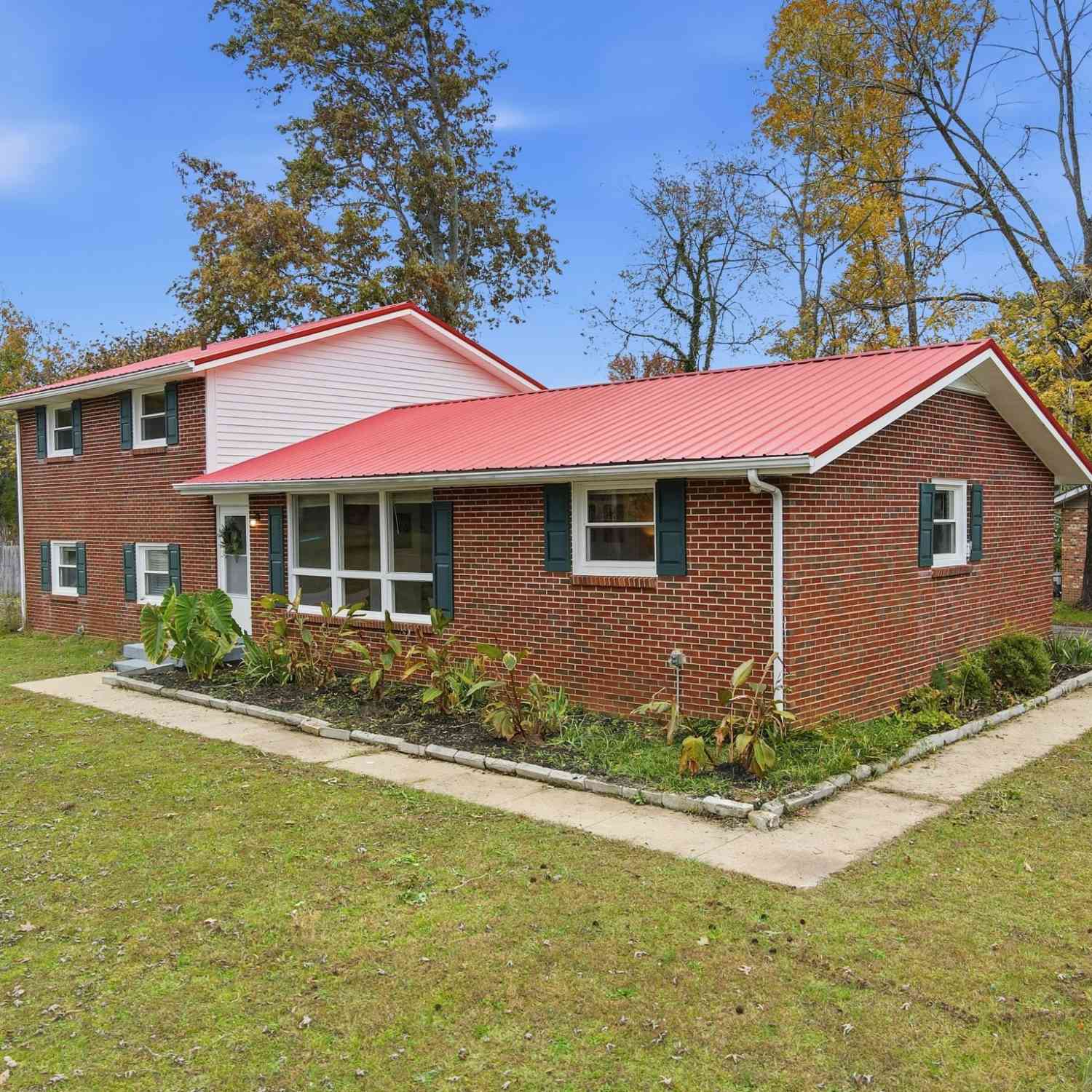 Homes For Sale - 110 Southwood Ln<br/> Coffee County County, Tullahoma, TN 37388