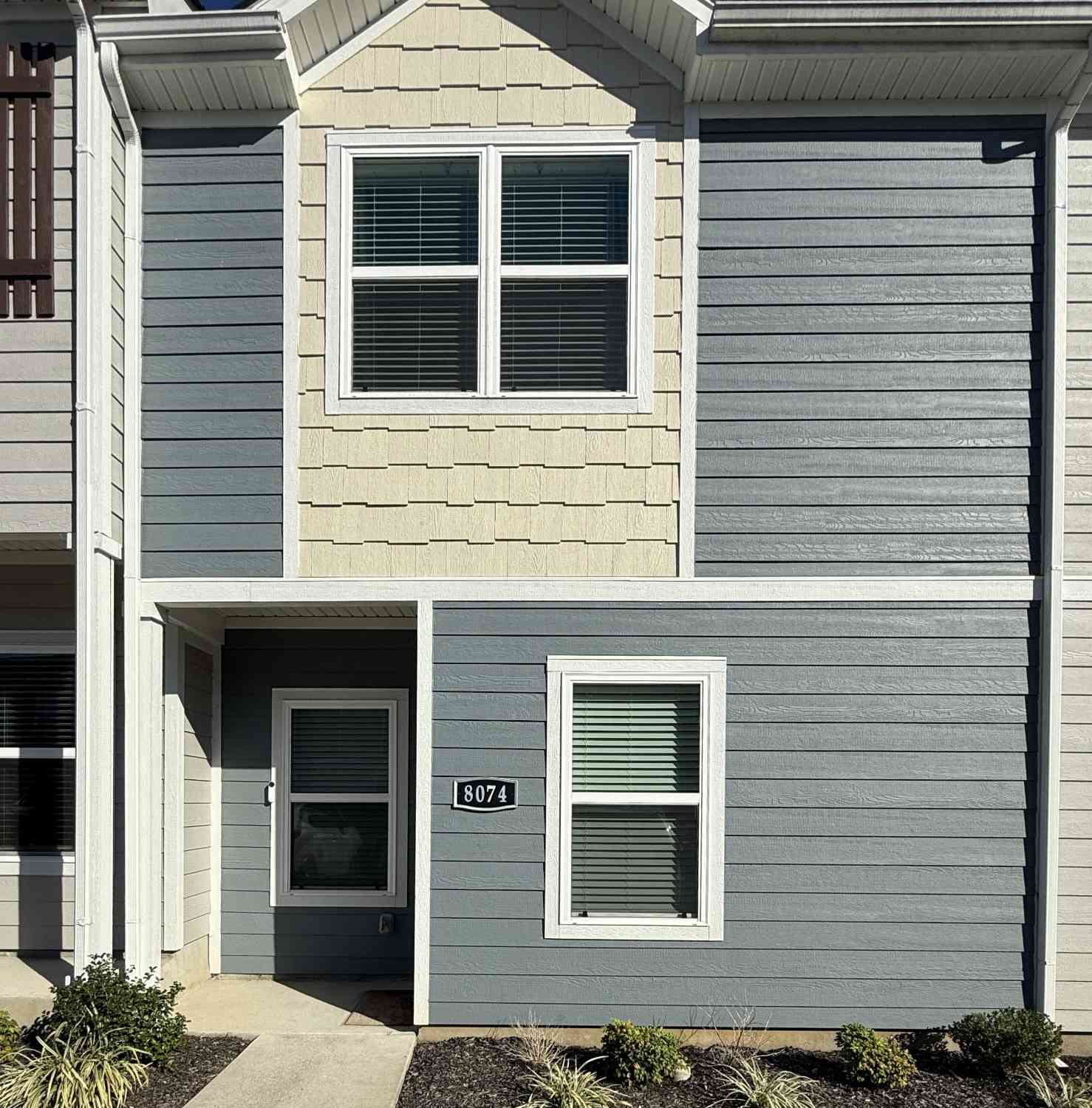 Townhouse For Sale - 8074 Logan Dr<br/> Rutherford County County, La Vergne, TN 37086