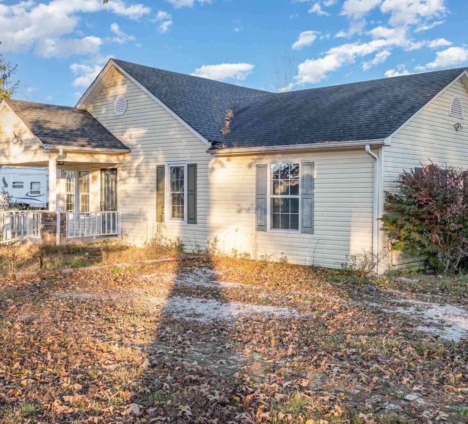 Homes For Sale - 1678 Mike Muncey Rd<br/> Warren County County, McMinnville, TN 37110