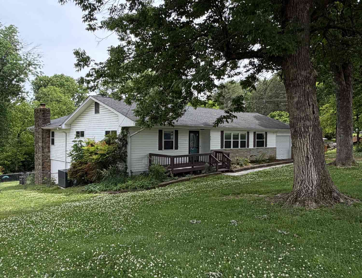 Homes For Sale - 412 Woodland Dr<br/> Clinton, TN 37716