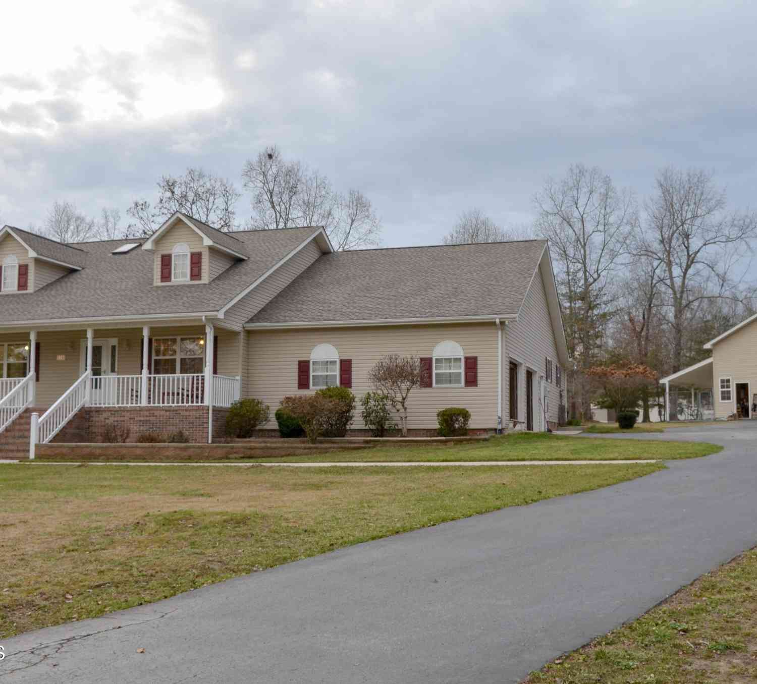 Homes For Sale - 170 Pin Oak Lane<br/> Cumberland County, Crossville, TN 38555