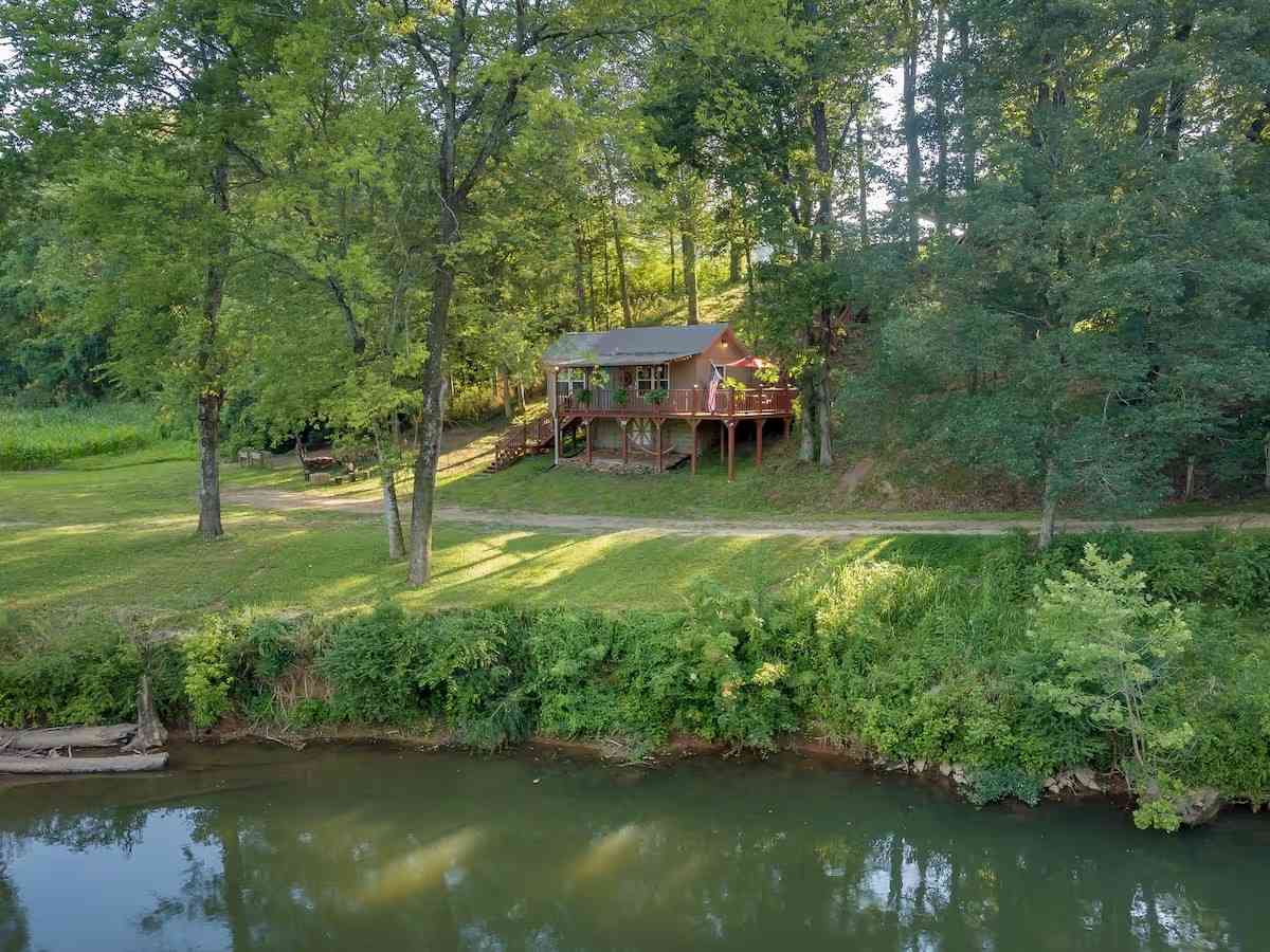 Homes For Sale - 5725 Wayland Springs Rd<br/> Iron City, TN 38463