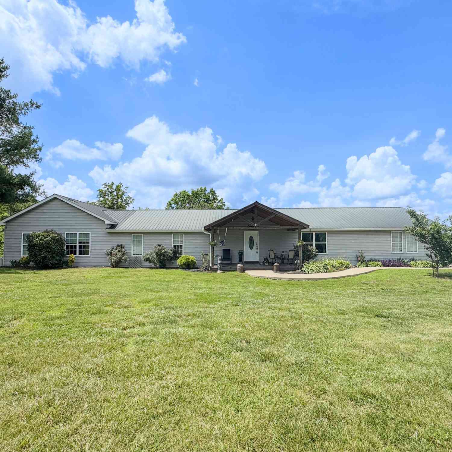 Homes For Sale - 95 Fescue Ln<br/> Macon County, Lafayette, TN 37083