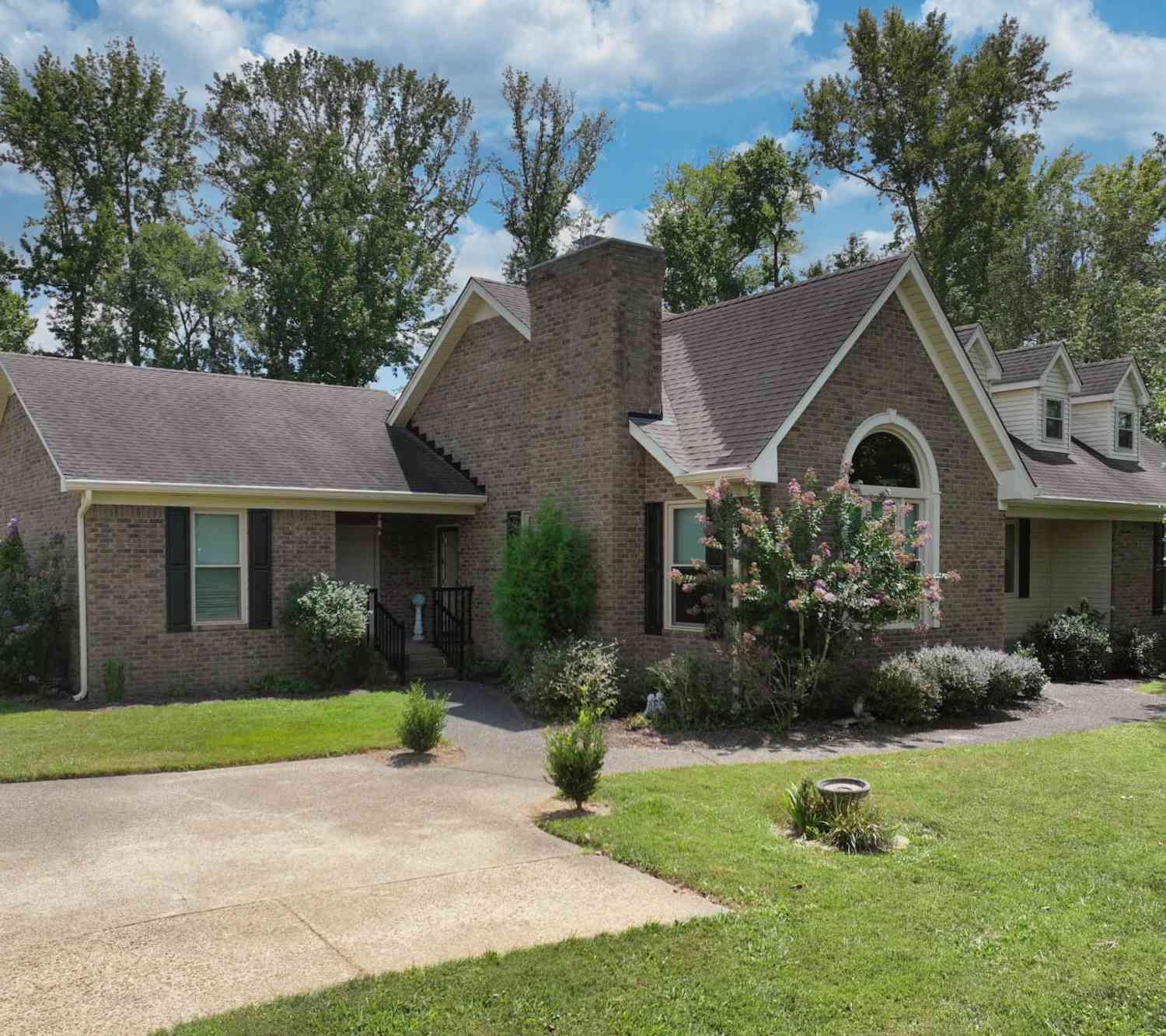Homes For Sale - 210 The Hollows Ct<br/> Sumner County County, Hendersonville, TN 37075