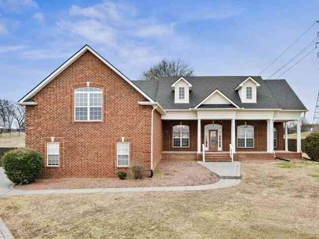 Homes For Sale - 927 Westbrook Dr<br/> Sumner County County, Gallatin, TN 37066