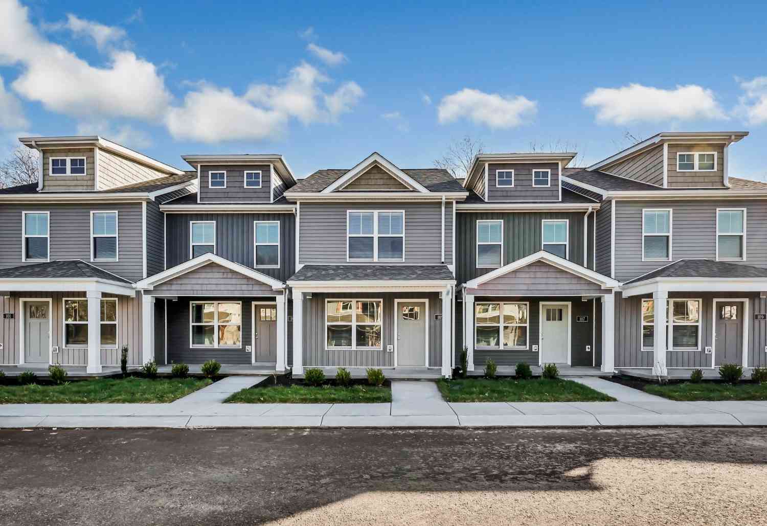 Condo For Sale - 107 Quarry Point Dr<br/> Clarksville, TN 37043