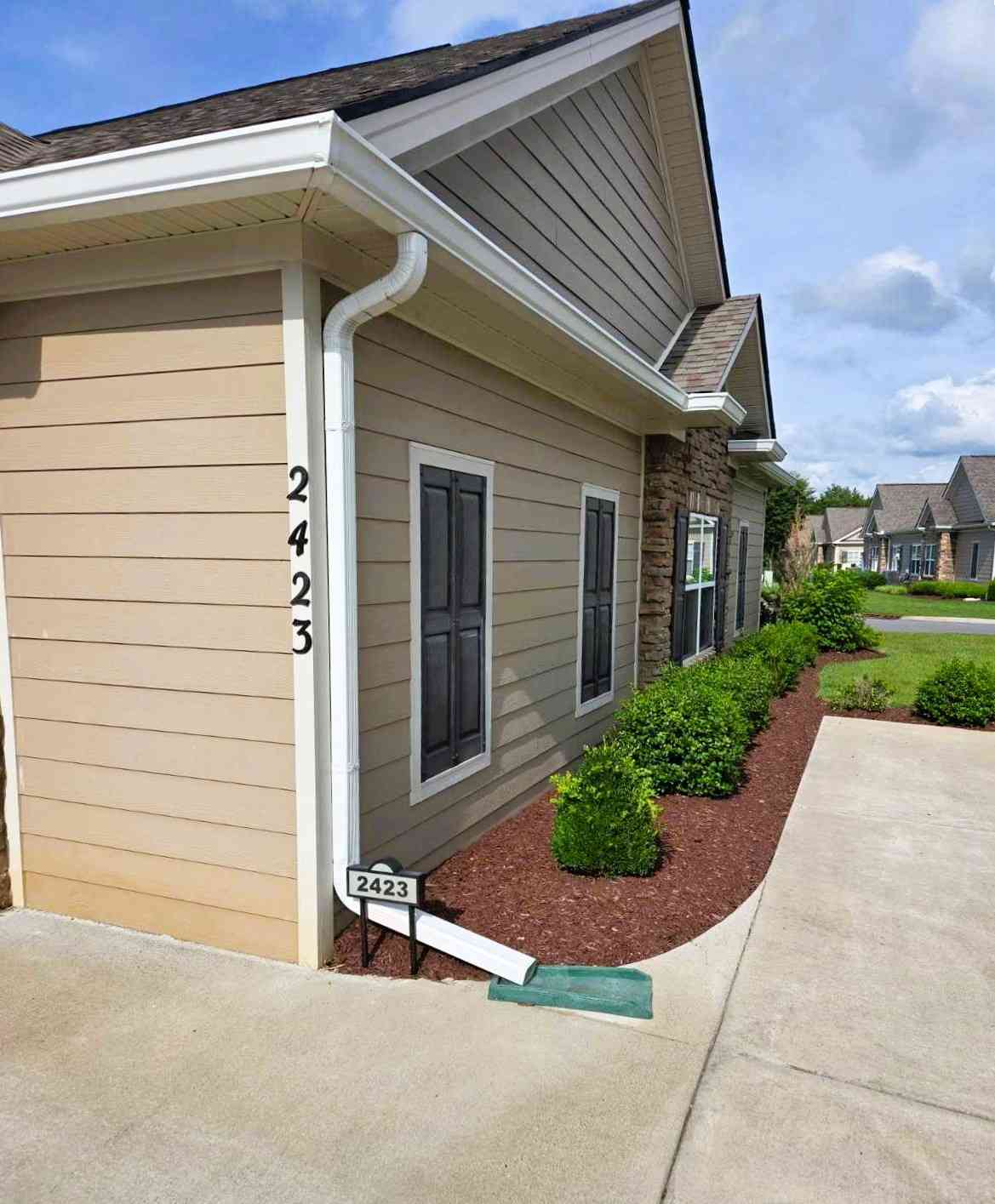 Townhouse For Sale - 2423 Stonecenter Ln<br/> Murfreesboro, TN 37128