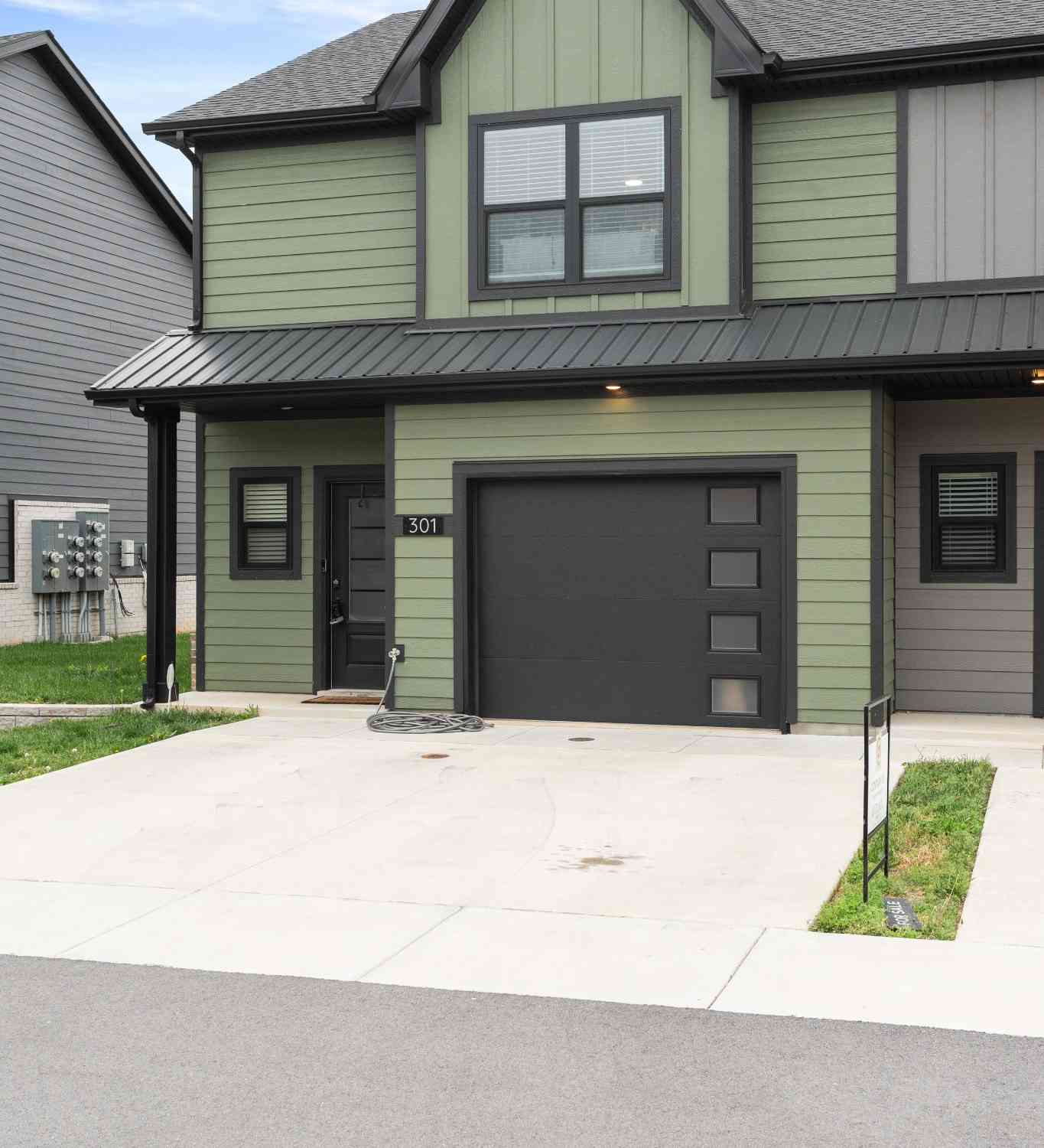 Condo For Sale - 301 Jonathan Wade Pvt Cir<br/> Clarksville, TN 37043