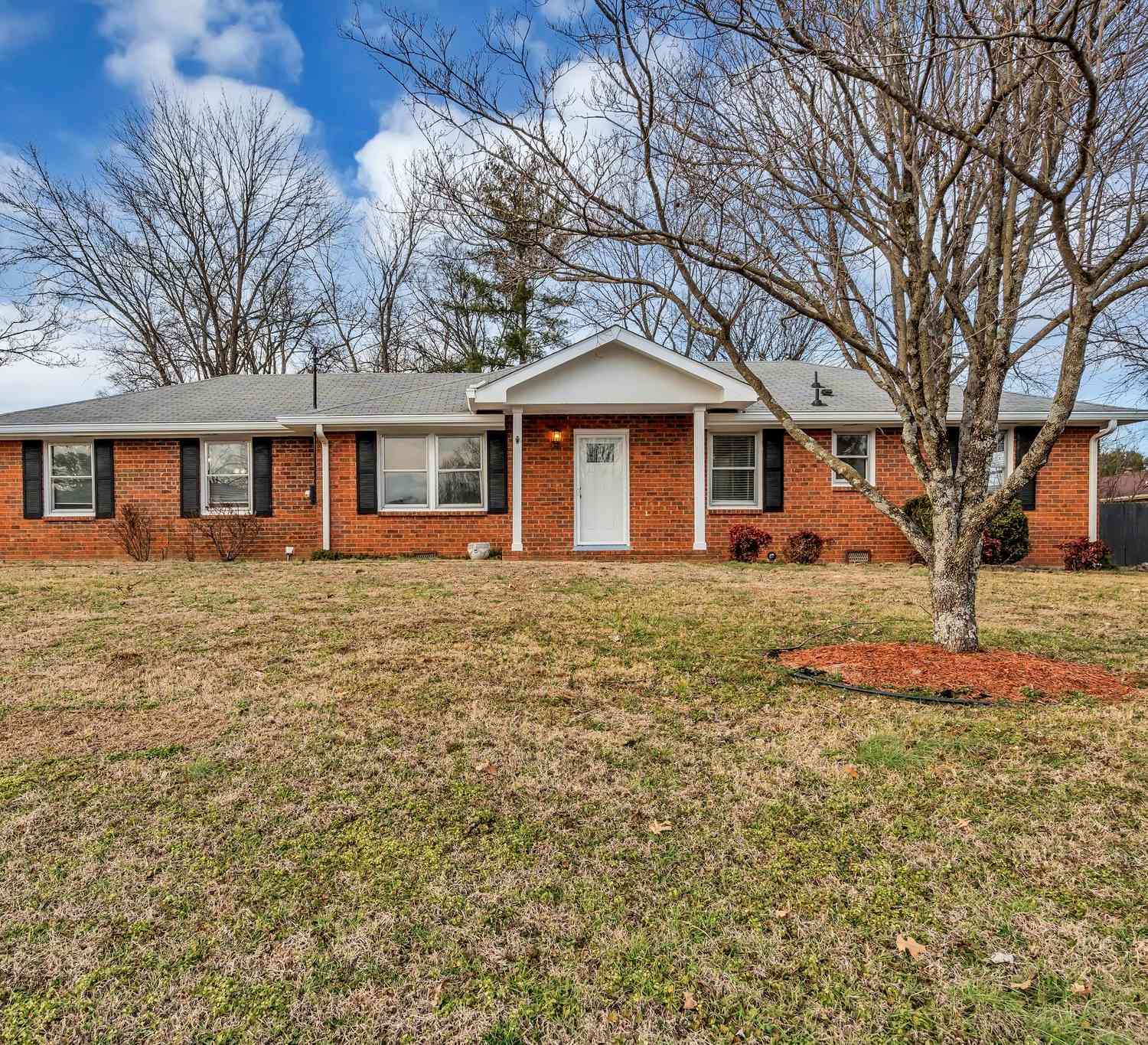 Homes For Sale - 114 Connie Dr<br/> Sumner County County, Hendersonville, TN 37075