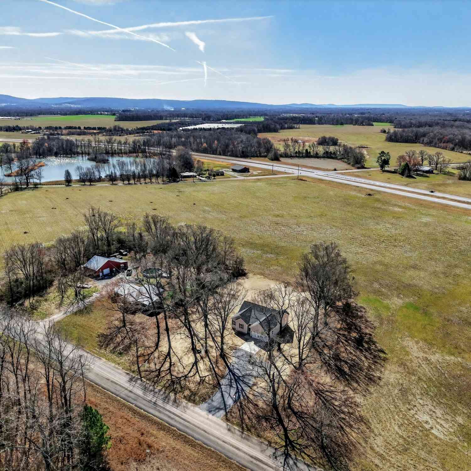 Homes For Sale - 37 Old 64 Hwy<br/> Flintville, TN 37335