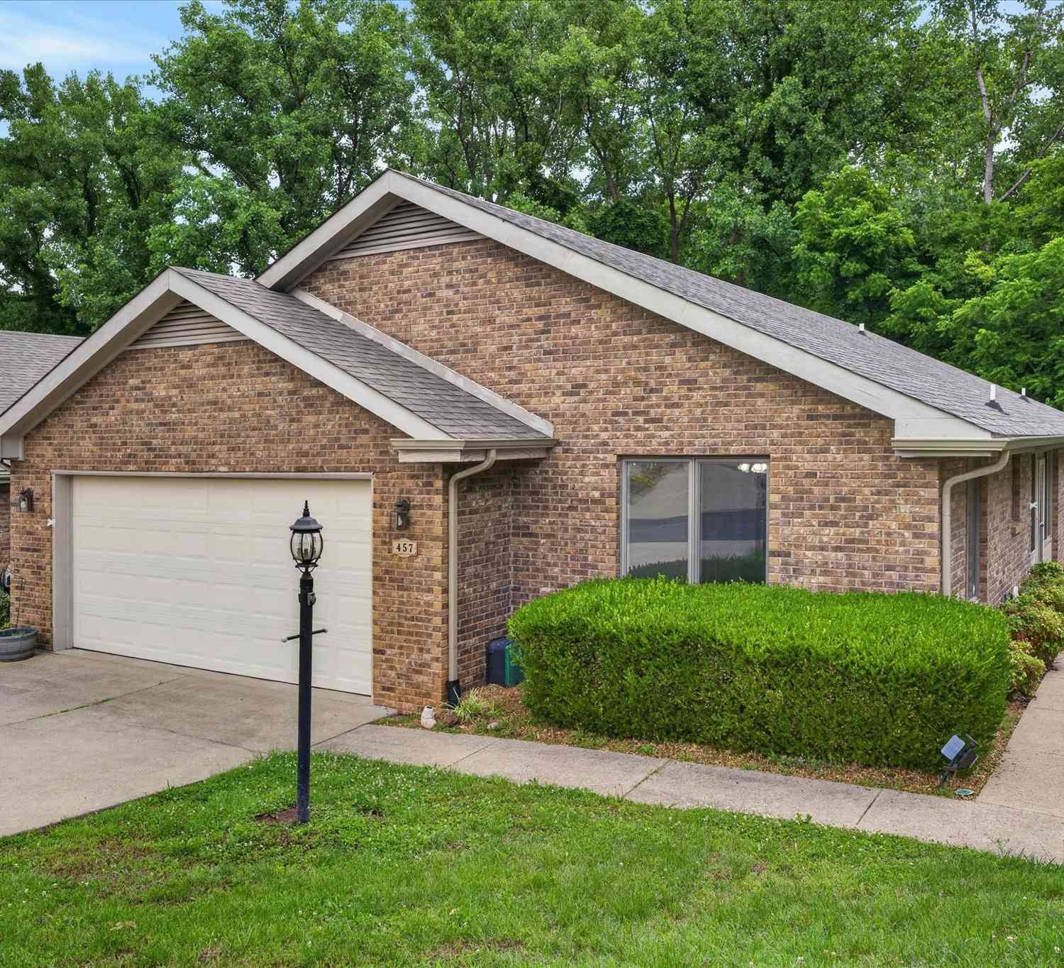 Condo For Sale - 457 Country Club Ct<br/> Clarksville, TN 37043