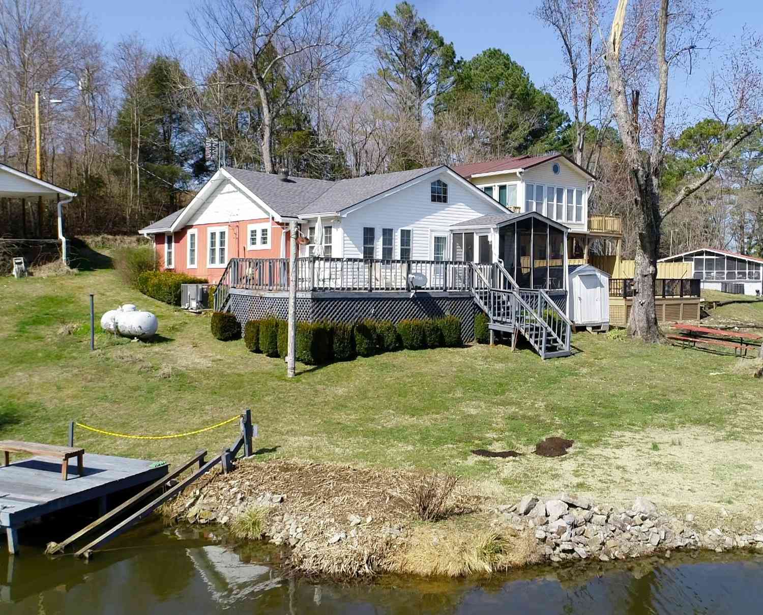 Homes For Sale - 2701 Clear Creek Rd<br/> Giles County County, Pulaski, TN 38478