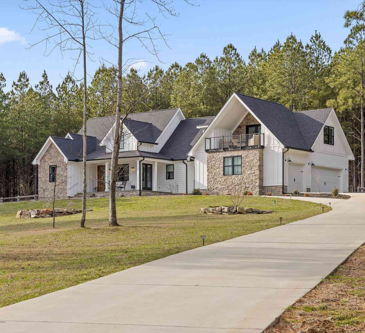 Homes For Sale - 4190 Crockett Pointe<br/> Jasper, TN 37347