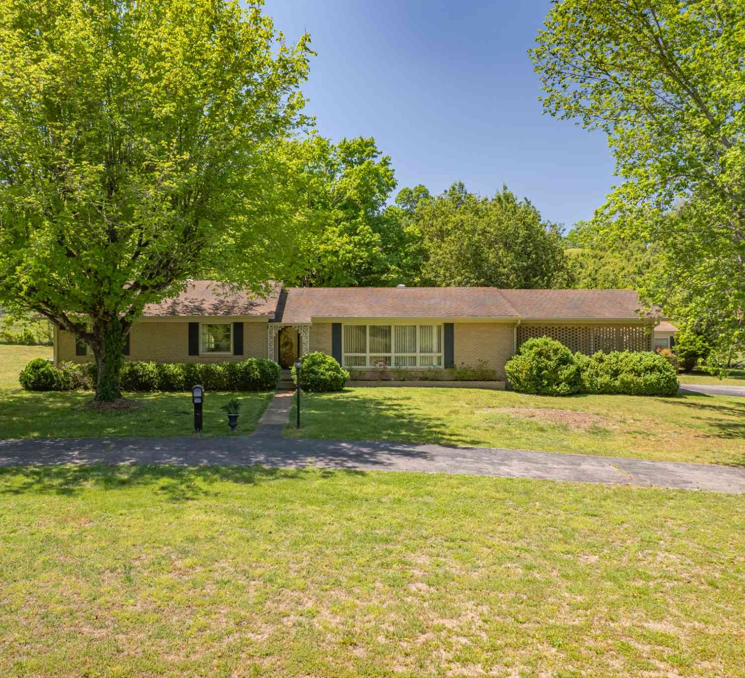 Homes For Sale - 2787 Columbia Hwy<br/> Giles County County, Pulaski, TN 38478