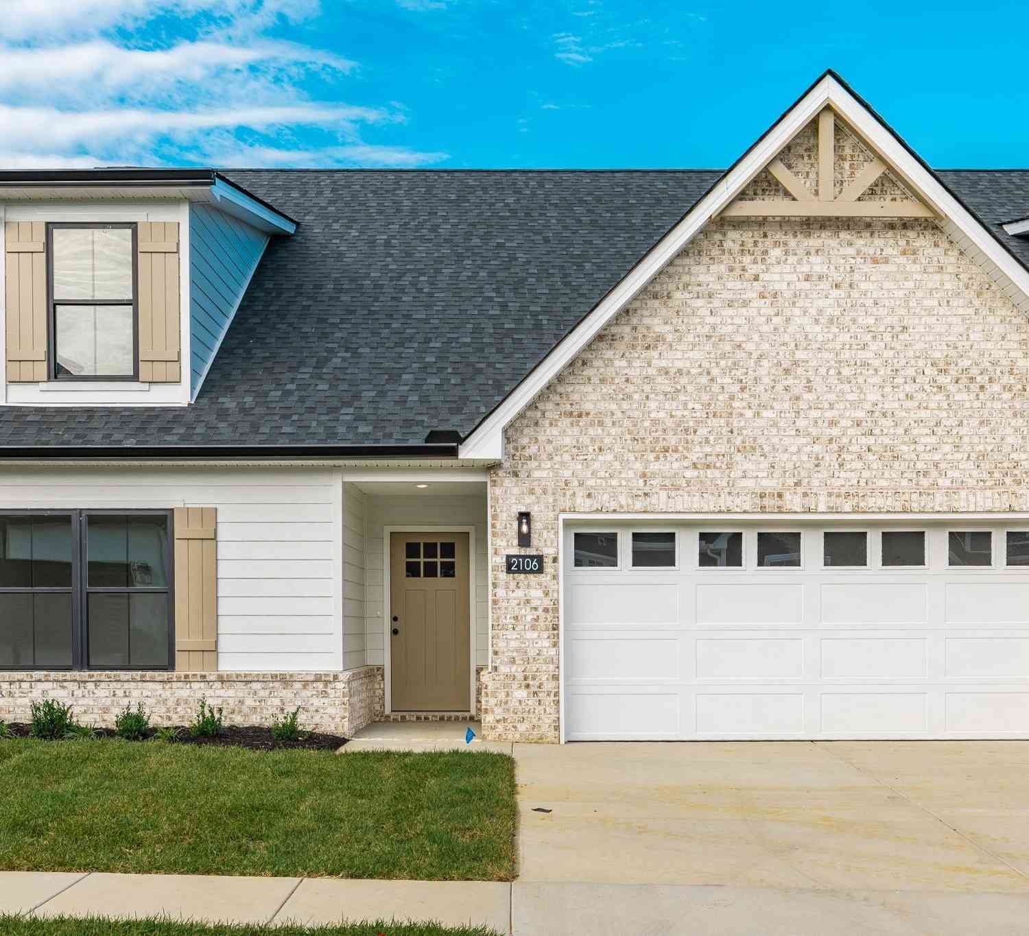 Townhouse For Sale - 2106 Rylee Way<br/> Robertson County County, Greenbrier, TN 37073