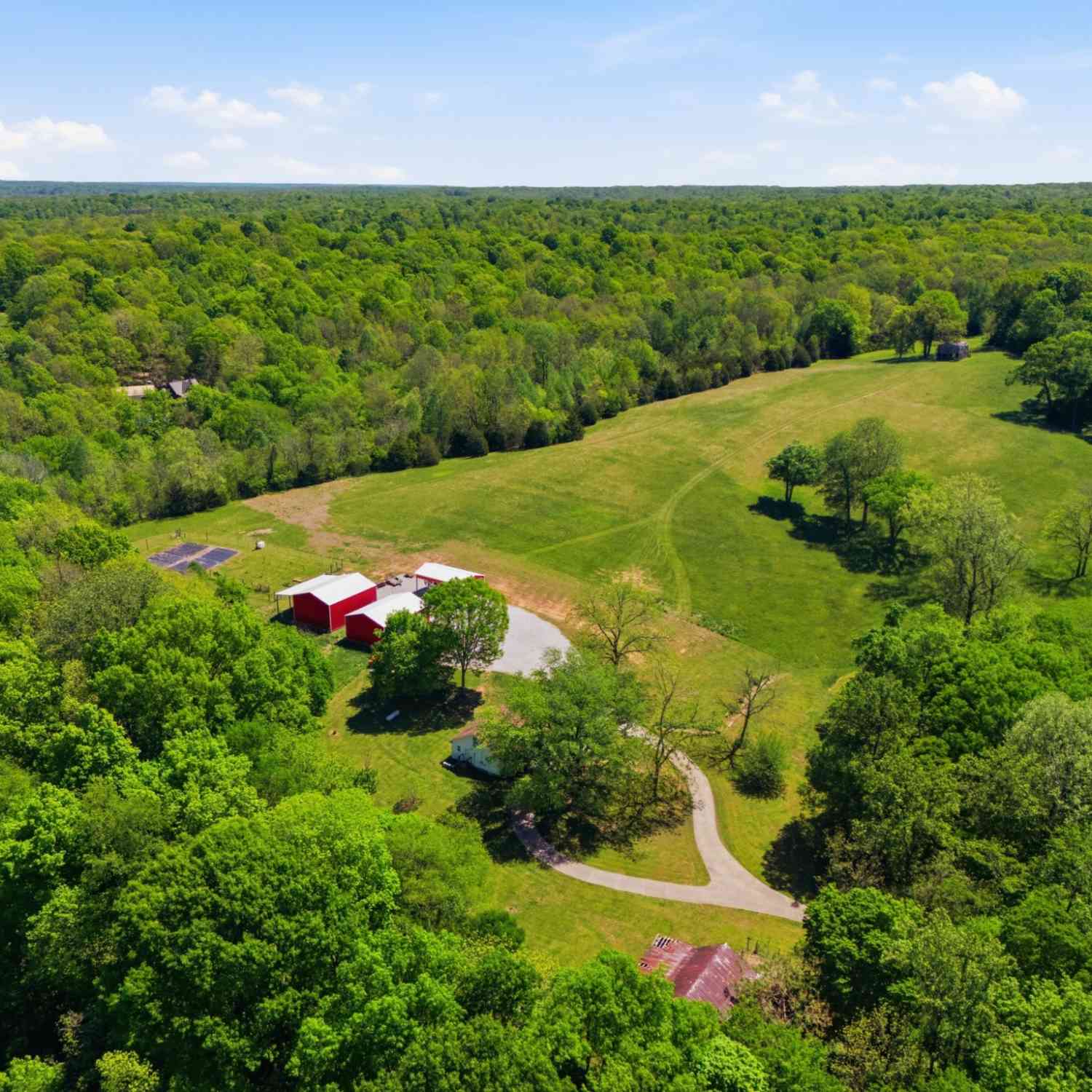 Homes For Sale - 1550 Little Bartons Creek Rd<br/> Dickson County County, Cumberland Furnace, TN 37051
