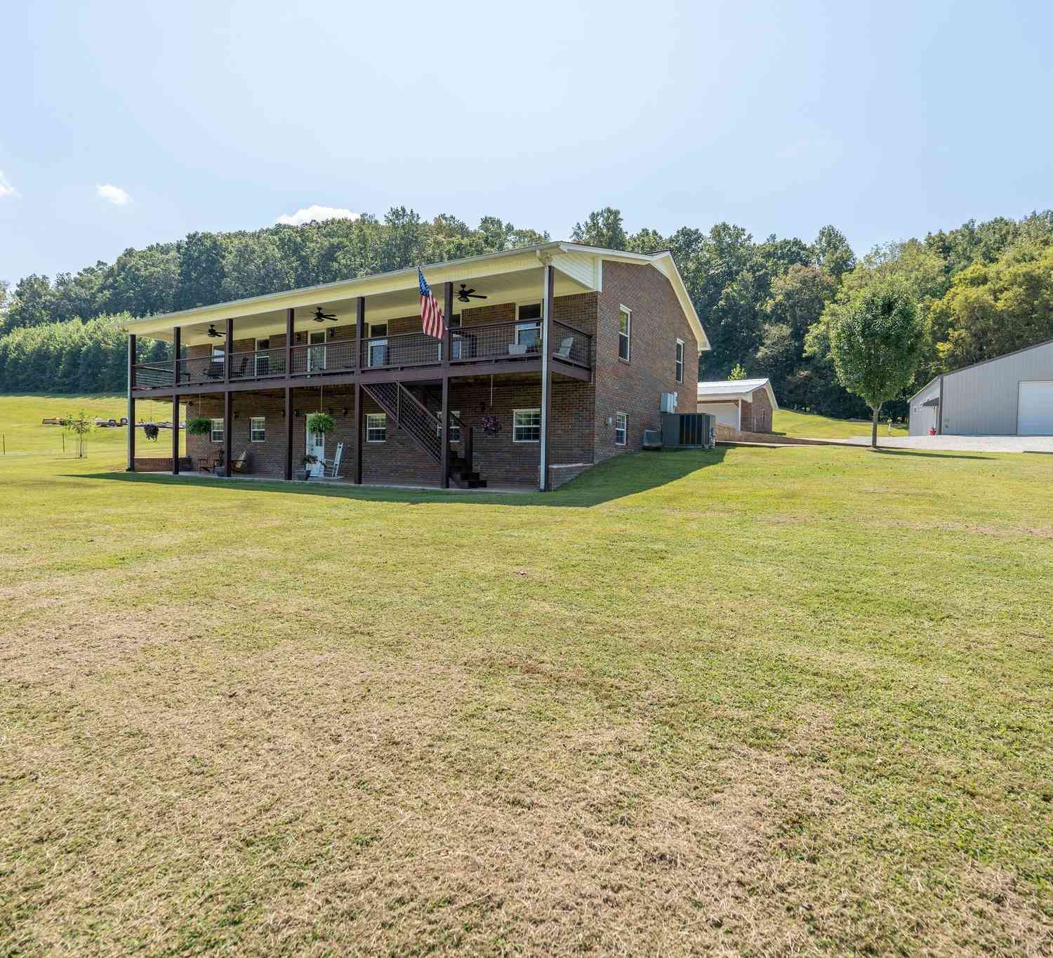 Homes For Sale - 6285 Rayburn Creek Rd<br/> Collinwood, TN 38450