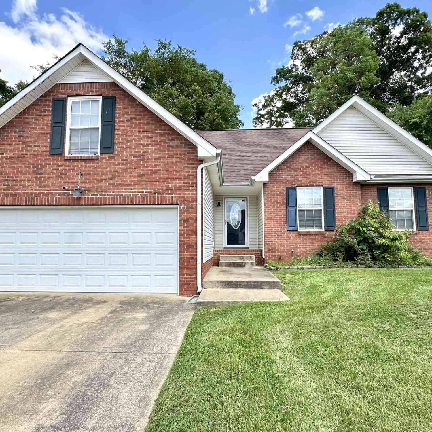 Homes For Sale - 1641 Cedar Springs Cir<br/> Clarksville, TN 37042