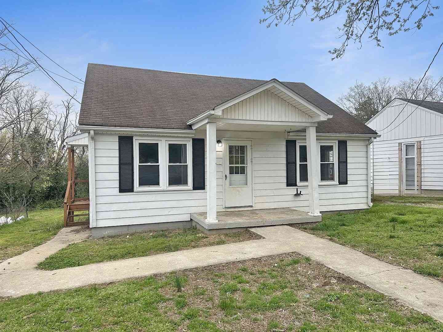 Homes For Sale - 105 Bowden St<br/> Logan County, Russellville, KY 42276