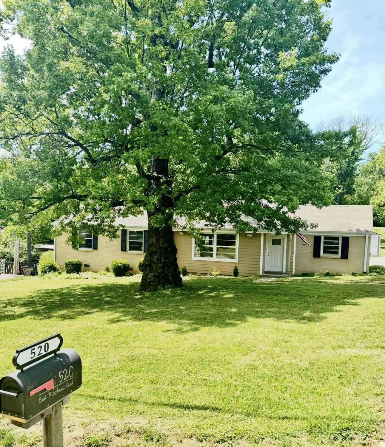 Homes For Sale - 520 E Marthona Rd<br/> Madison, TN 37115