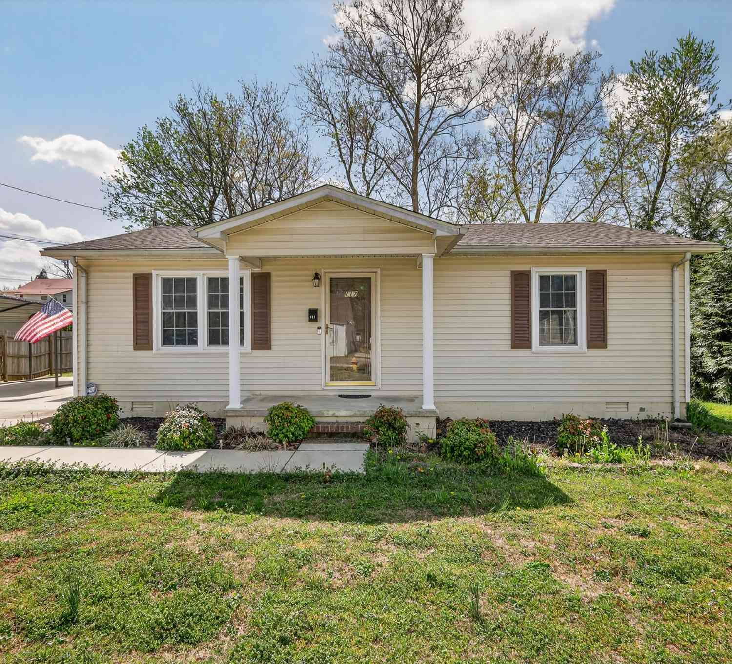 Homes For Sale - 117 Seitz St<br/> Warren County County, McMinnville, TN 37110
