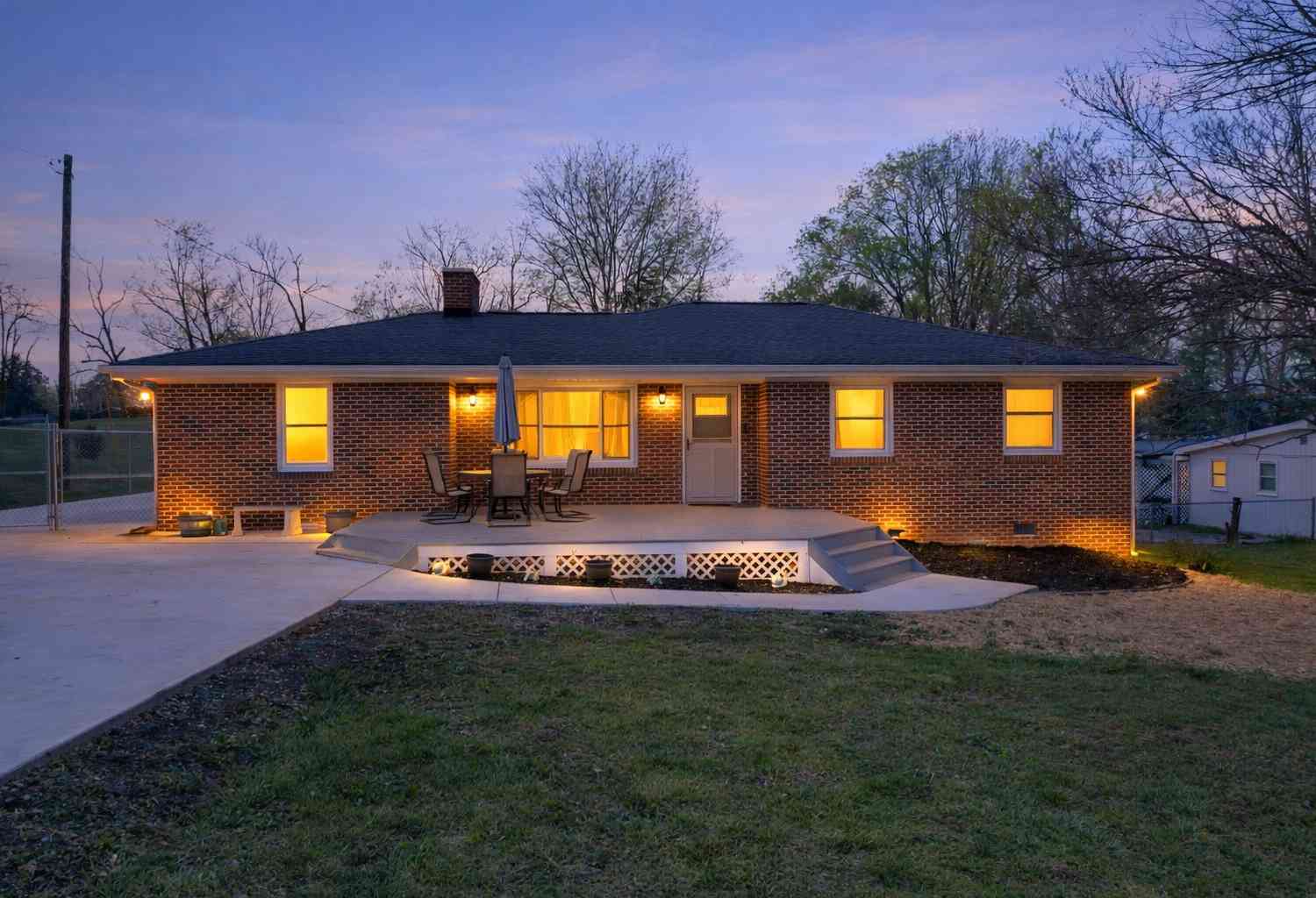 Homes For Sale - 115 Franklin St<br/> Warren County County, McMinnville, TN 37110