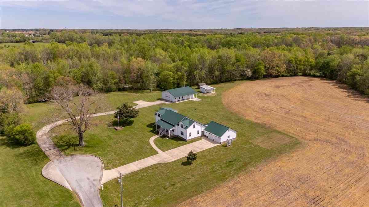Homes For Sale - 40 Rb Brown Rd<br/> Lawrence County County, Leoma, TN 38468