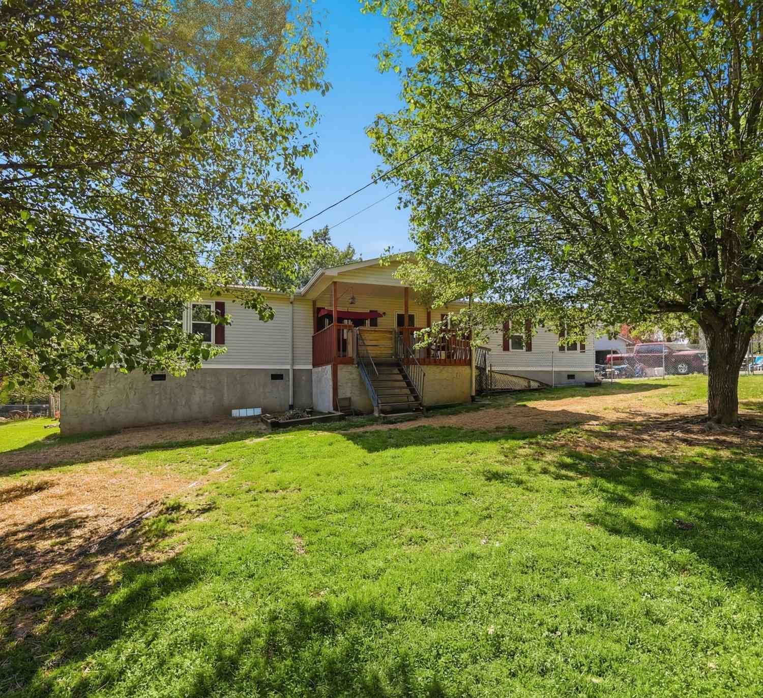 Mobile Home For Sale - 201 Old Eblen Rd<br/> Roane County, Lenoir City, TN 37771