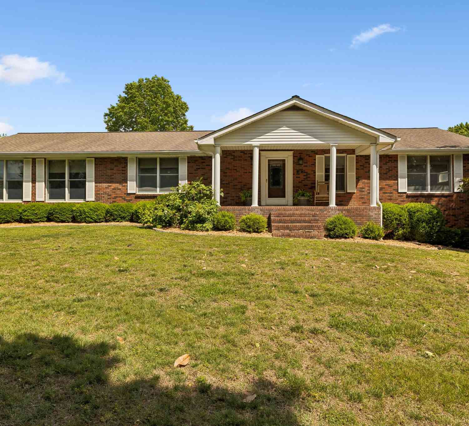 Homes For Sale - 12 Charles Apple Ln<br/> Brush Creek, TN 38547