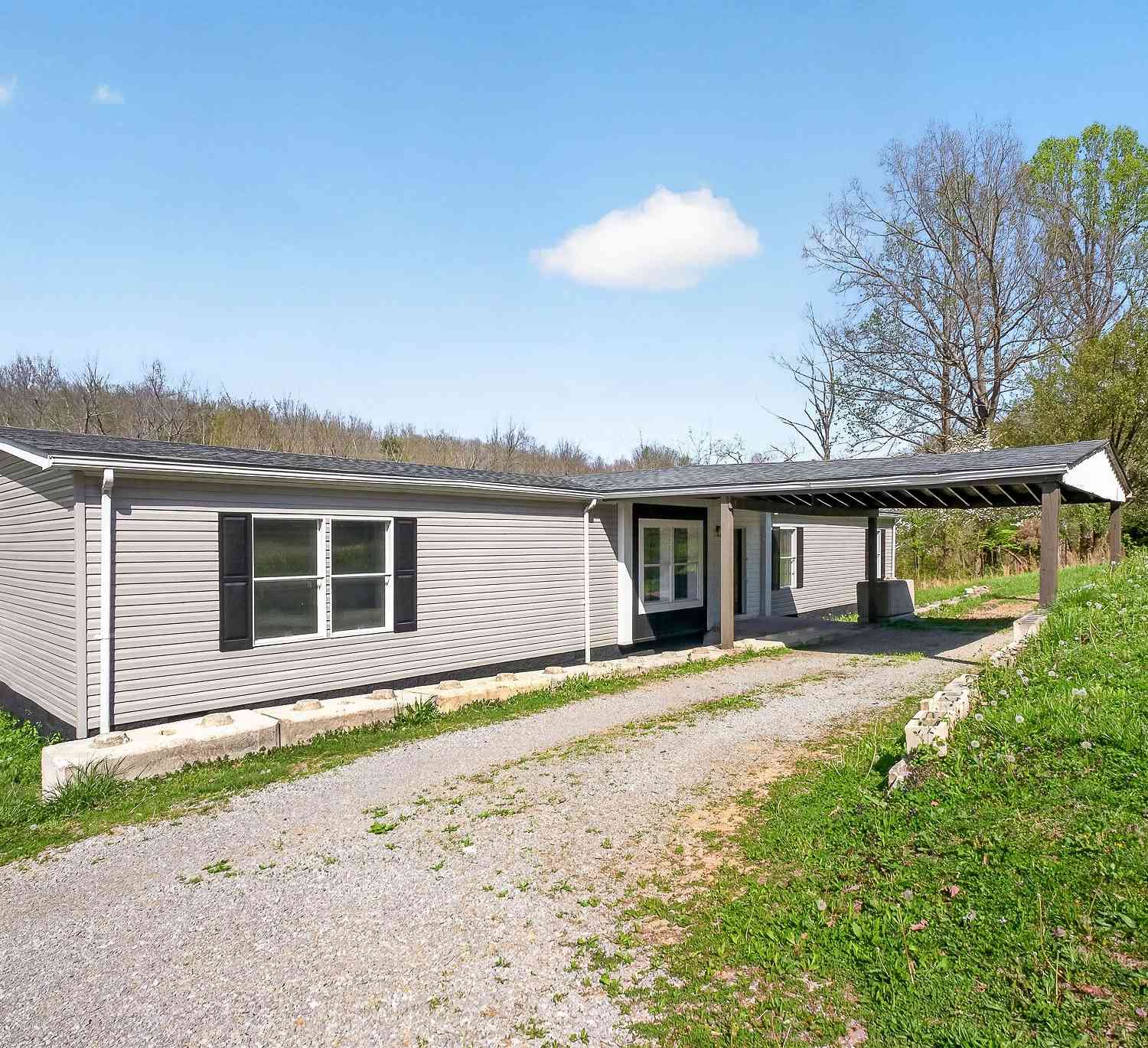 Mobile Home For Sale - 2030 Industrial Dr<br/> Monterey, TN 38574