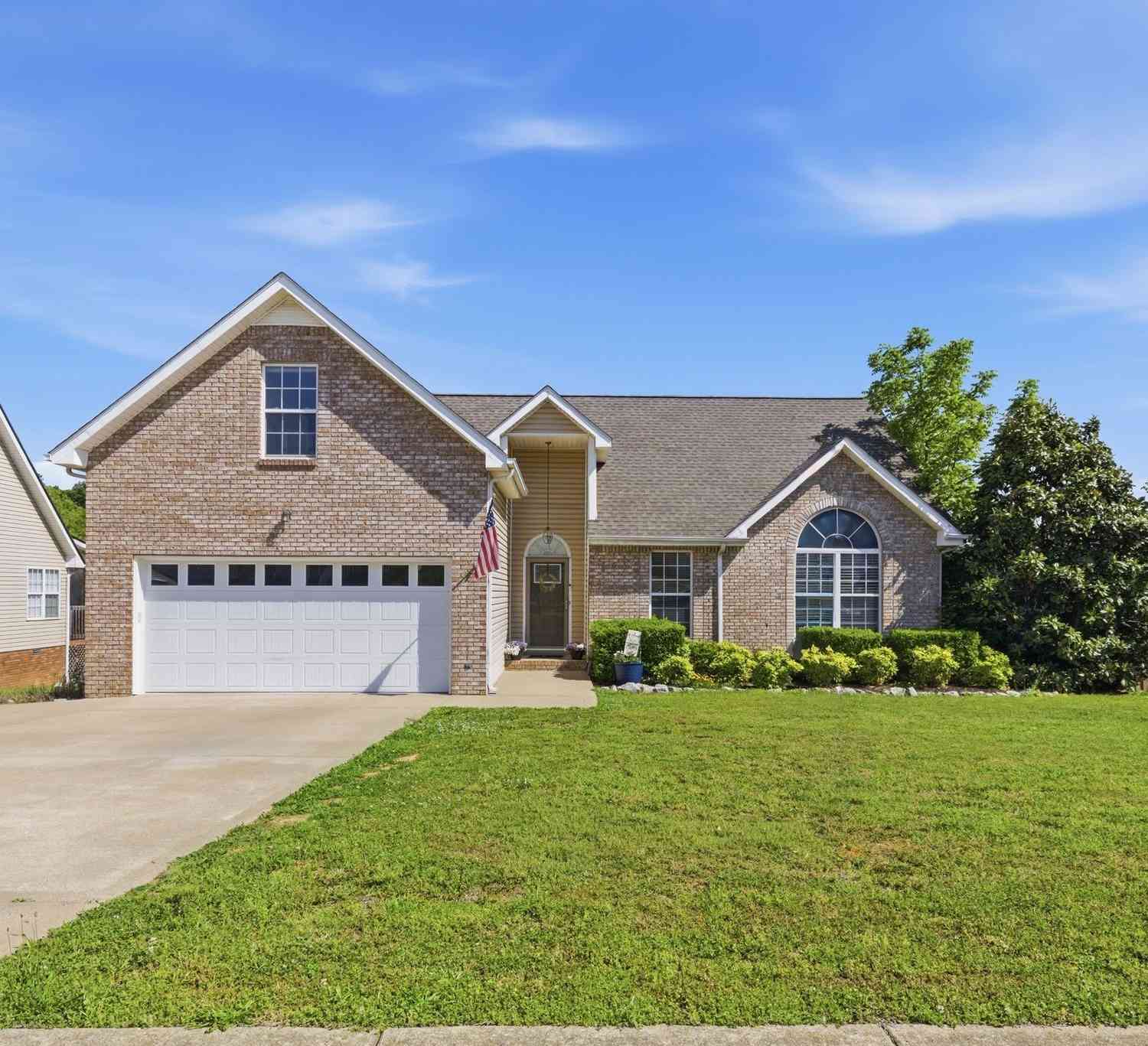 Homes For Sale - 1680 Cedar Springs Ct<br/> Clarksville, TN 37042