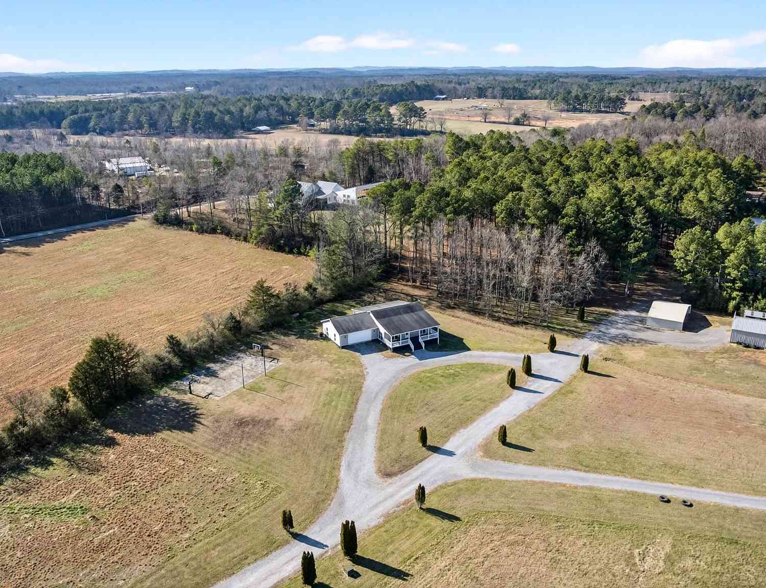 Homes For Sale - 229 Davis Lane Lane<br/> Old Fort, TN 37362