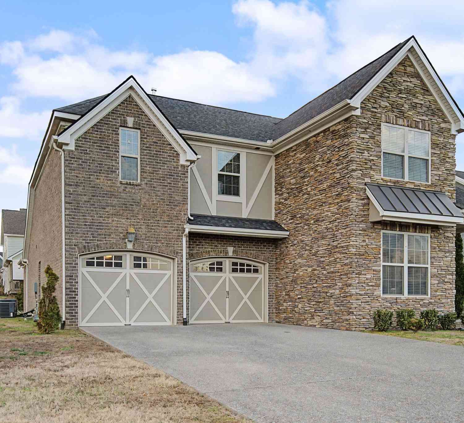 Homes For Sale - 501 Lingering Way<br/> Hendersonville, TN 37075