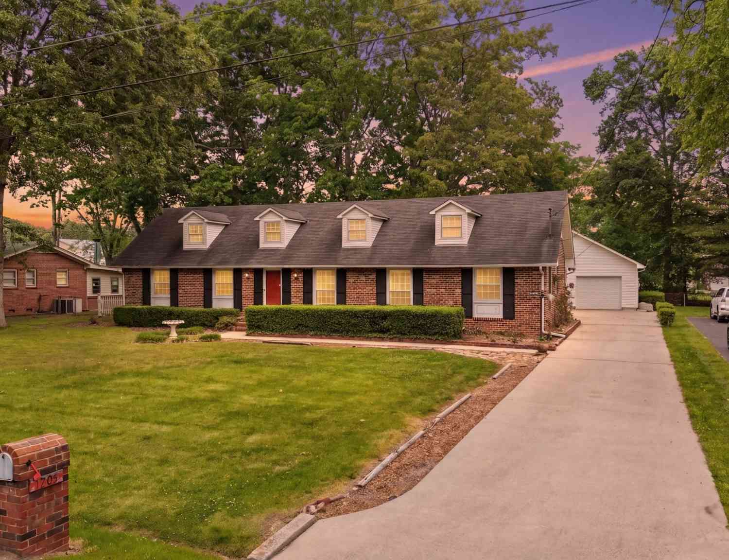 Homes For Sale - 1205 Woodcrest Dr<br/> Coffee County County, Manchester, TN 37355