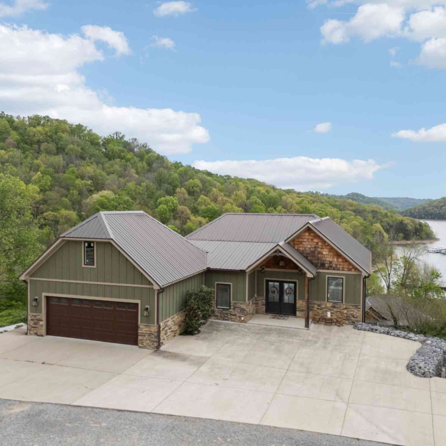 Homes For Sale - 1010 Old Casey Cove Rd<br/> Dekalb County, Smithville, TN 37166