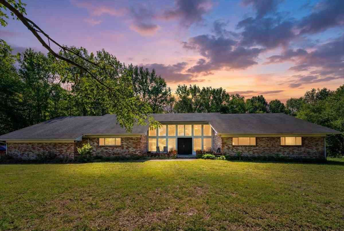Homes For Sale - 4280 Hillsboro Viola Rd<br/> Coffee County County, Manchester, TN 37355