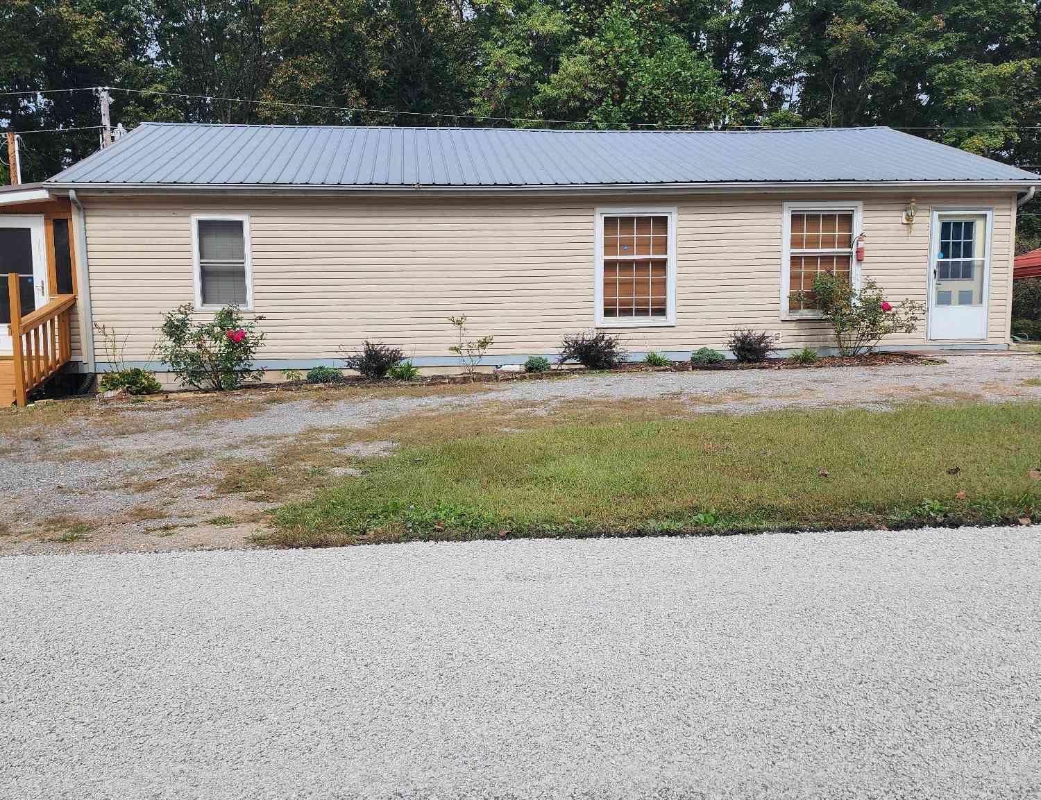 Homes For Sale - 348 Bill Hunter Rd<br/> Celina, TN 38551