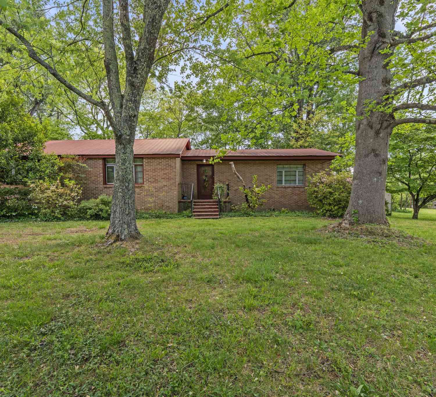 Homes For Sale - 1400 Holders Cove Rd<br/> Franklin County County, Winchester, TN 37398