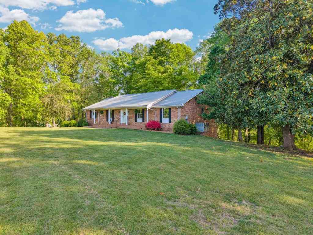 Homes For Sale - 1992 Locke Bend Rd<br/> Warren County County, McMinnville, TN 37110