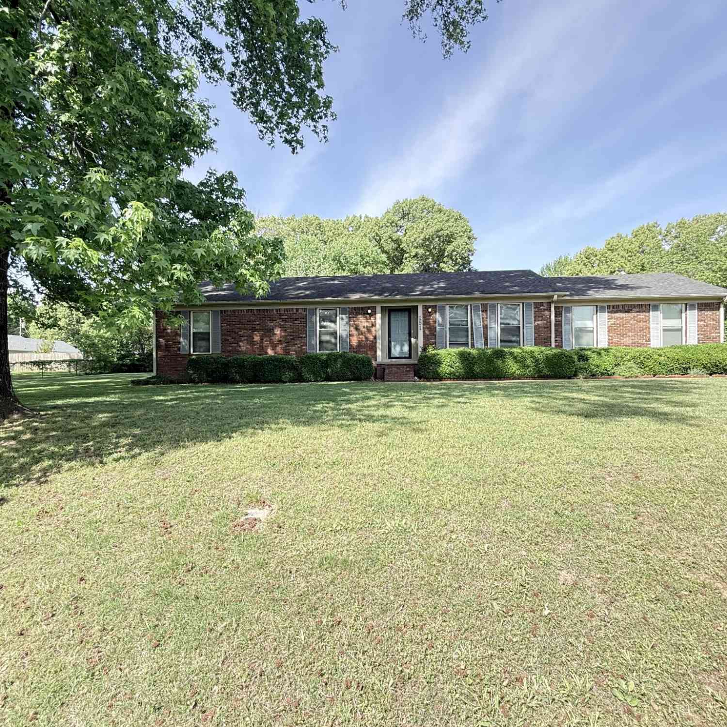 Homes For Sale - 151 Netherwood Dr<br/> Madison County County, Jackson, TN 38305