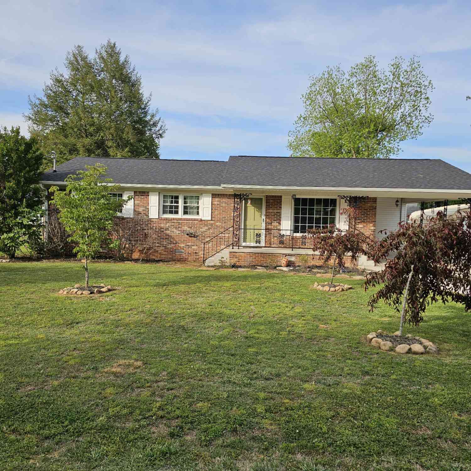 Homes For Sale - 106 Willow St<br/> Cowan, TN 37318