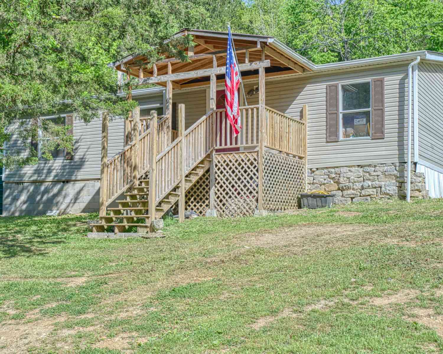Mobile Home For Sale - 299 Poor House Hollow Ln<br/> Gainesboro, TN 38562